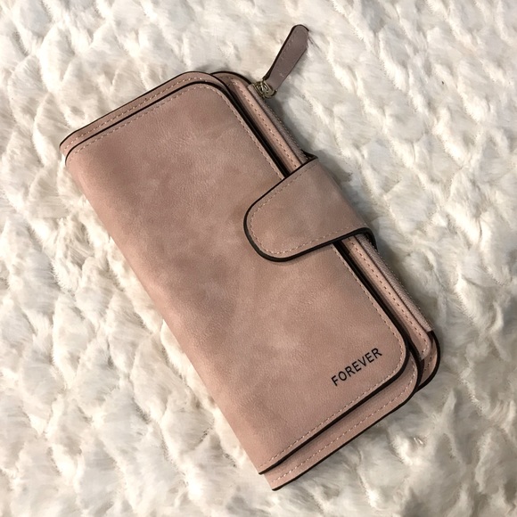 ✅🆕Pink Vegan leather wallet - Picture 1 of 6